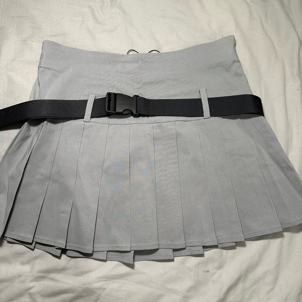 Fashion nova pleated skirt with belt